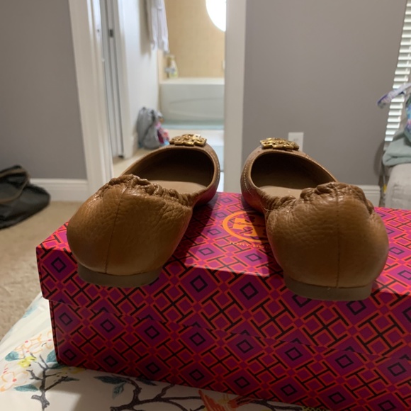 Tory Burch 6.5 tan flats - Picture 5 of 6